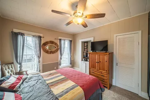 Bedroom - 207 E 4th St, Metropolis, IL 62960 photo 4 of 6
