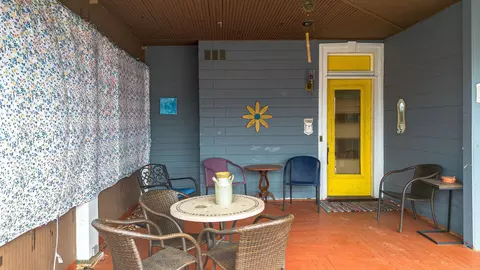 Exterior - 207 E 4th St, Metropolis, IL 62960 photo 3 of 7