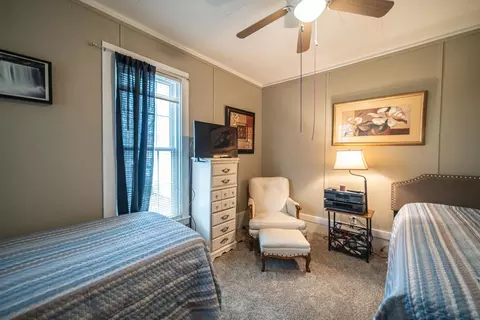 Bedroom - 207 E 4th St, Metropolis, IL 62960 photo 5 of 6