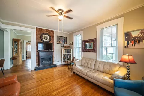 Living - 207 E 4th St, Metropolis, IL 62960 photo 1 of 3