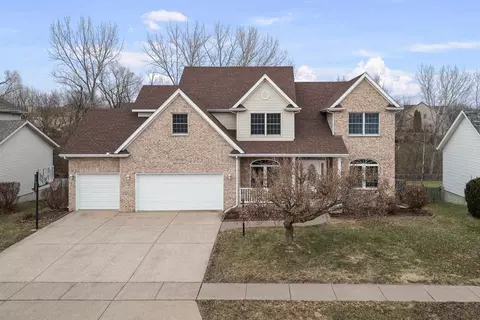 3120 Summertree Ave, Bettendorf, IA 52722