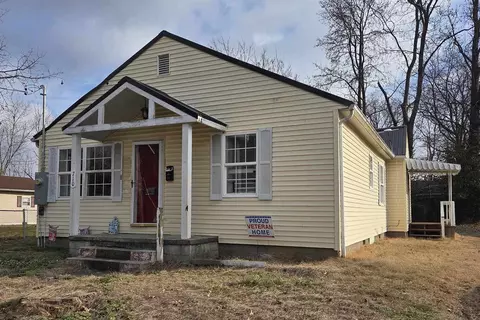 710 S Main St, Harrisburg, IL 62946