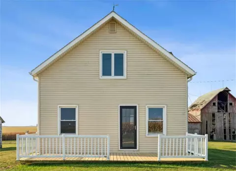 2541 130th St, Delmar, IA 52037