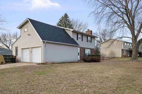 111 Hillside Dr, Park View, IA 52748
