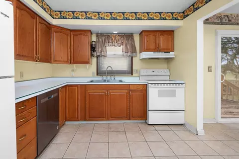 Kitchen - 111 Hillside Dr, Park View, IA 52748 photo 3 of 4
