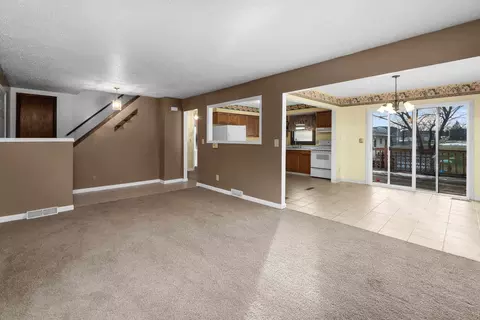 Living - 111 Hillside Dr, Park View, IA 52748 photo 3 of 4