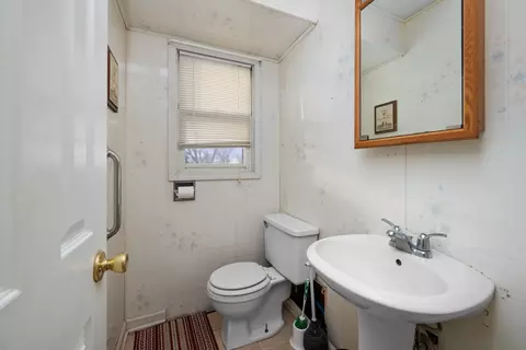 Bath - 111 Hillside Dr, Park View, IA 52748 photo 1 of 2