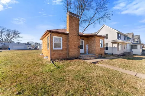 2341 33rd St, Moline, IL 61265 photo 2