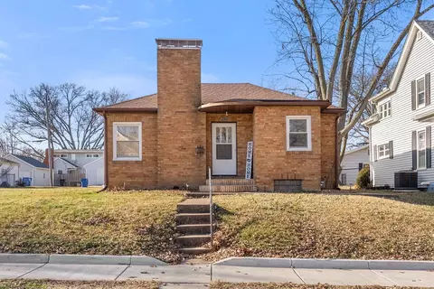 2341 33rd St, Moline, IL 61265