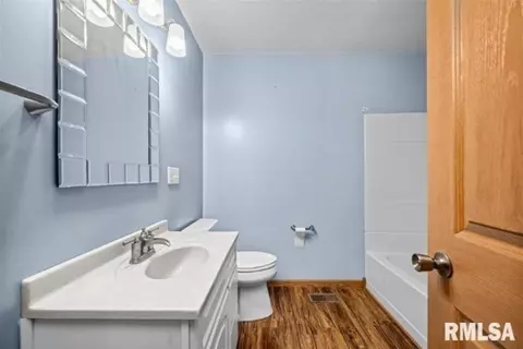 Entry Way - 304 7th St, Hampton, IL 61256 photo 3 of 5