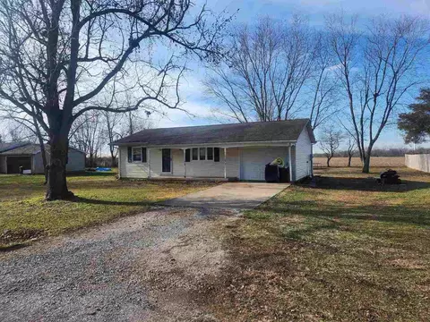 3631 Dawn Dr, Pinckneyville, IL 62274