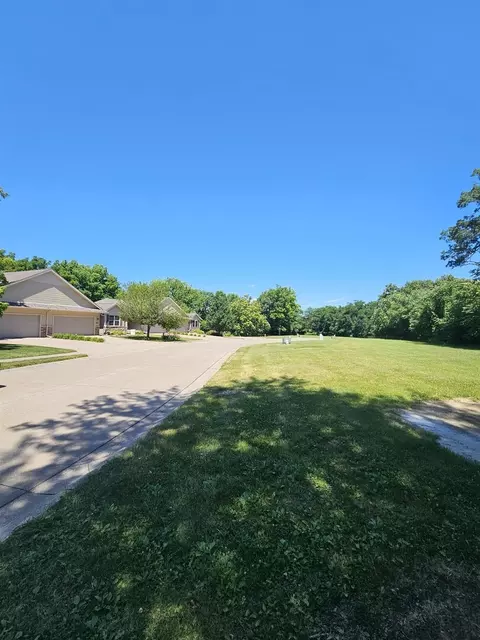574-632 3rd St, Moline, IL 61265 photo 3