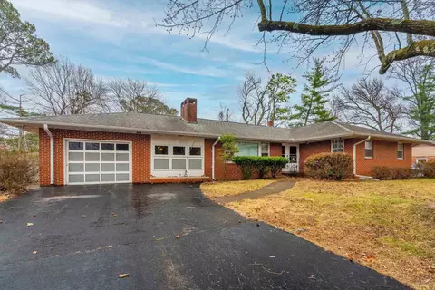 1003 S Skyline Dr, Carbondale, IL 62901