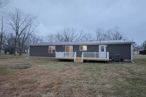 Other - 2114 Cedar Ave, Salem, IL 62881 photo 3 of 4