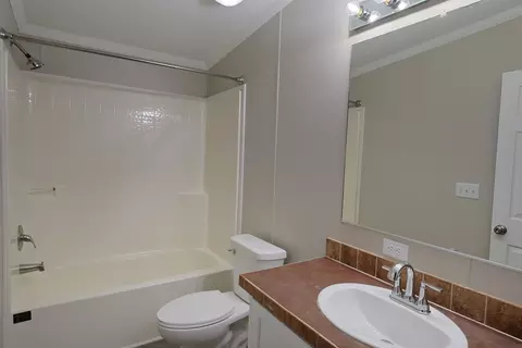Bath - 2114 Cedar Ave, Salem, IL 62881 photo 4 of 4