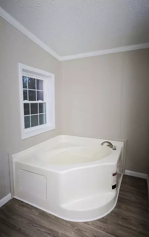 Bath - 2114 Cedar Ave, Salem, IL 62881 photo 3 of 4
