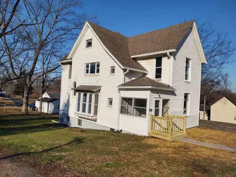 603 N 5th St, Vienna, IL 62995