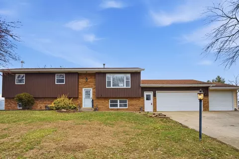 314 Wilshire Dr, Colona, IL 61241
