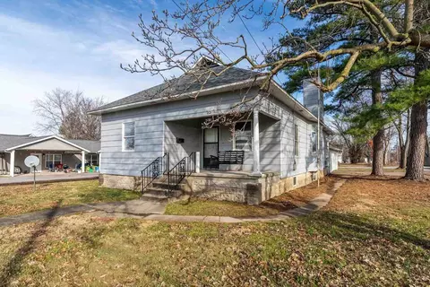 1103 N Monroe St, Marion, IL 62959
