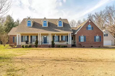 1203 Murraywood Ln, Carterville, IL 62918