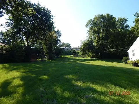 1111 Briarcliff Ln #LOT 43, Clinton, IA 52722
