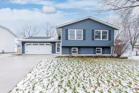 2003 E Rusholme St, Davenport, IA 52803