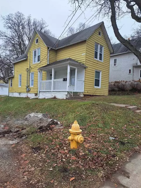 801 41st St, Rock Island, IL 61201