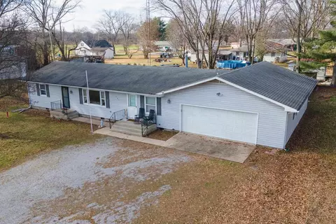 601 S Forest St, Belle Rive, IL 62810