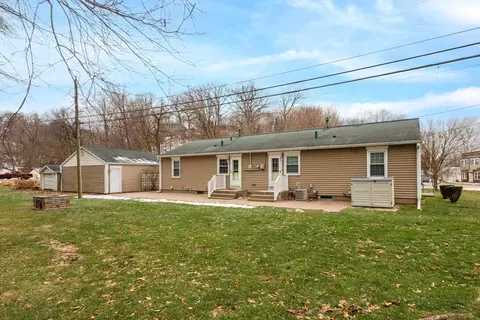 Exterior - 502 504 48th St, Moline, IL 61265 photo 5 of 6