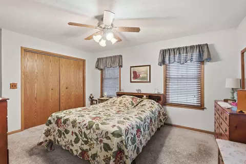 Bedroom - 1806 41st St, Moline, IL 61265 photo 1 of 3