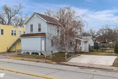 910 18th Ave, Rock Island, IL 61201