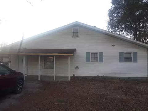 1815 N 14th St, Herrin, IL 62948