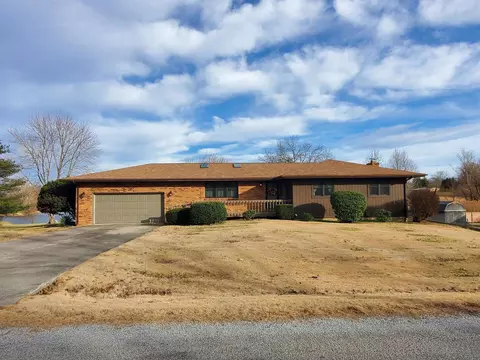 11608 Laurelwood Ln, Carbondale, IL 62901