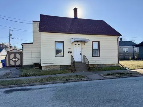 1649 Florence Ln, Davenport, IA 52804