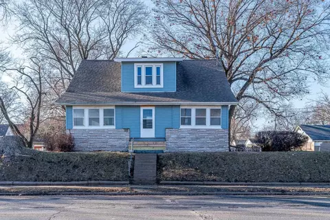 1320 11th St, Rock Island, IL 61201