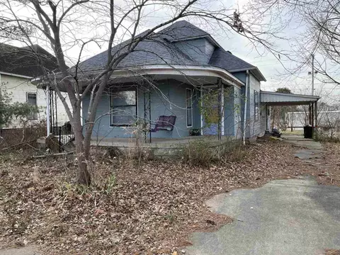 209 S 16th St, Herrin, IL 62948
