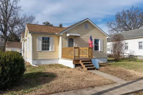 Exterior - 407 Church St, Christopher, IL 62822 photo 2 of 6