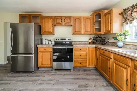 Kitchen - 407 Church St, Christopher, IL 62822 photo 3 of 5