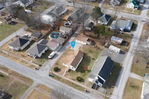 View/Area - 407 Church St, Christopher, IL 62822 photo 5 of 6