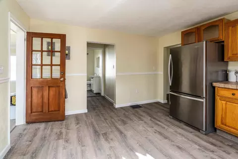 Entry Way - 407 Church St, Christopher, IL 62822 photo 2 of 4