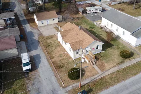 View/Area - 407 Church St, Christopher, IL 62822 photo 6 of 6