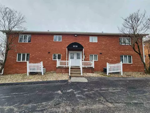 3721 35th St #1, Moline, IL 61265