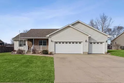 1710 Mackin Dr, Dewitt, IA 52742
