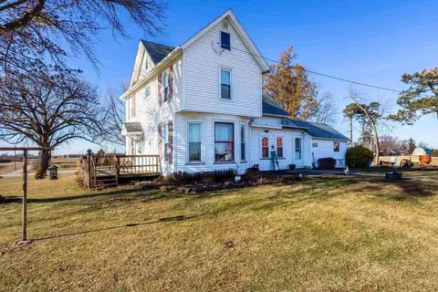 7805 Jersey Ridge Rd, Davenport, IA 52807