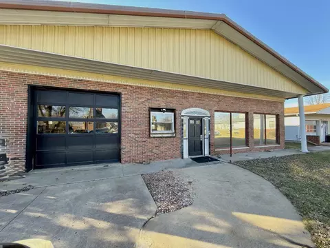 208 N 10th St, Altamont, IL 62411