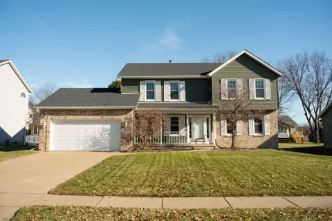 2929 Greenview Dr, Bettendorf, IA 52722