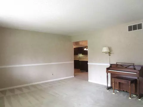 Living - 306 College Blvd, Carmi, IL 62821 photo 2 of 6