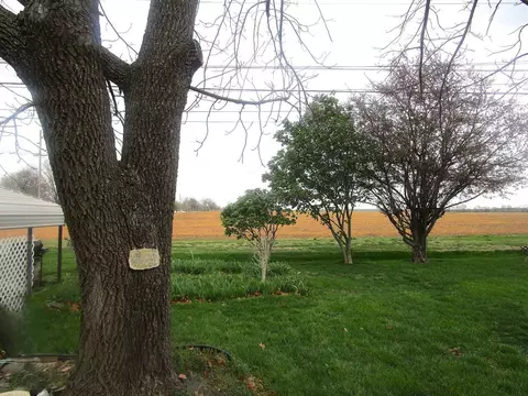 Exterior - 306 College Blvd, Carmi, IL 62821 photo 2 of 3