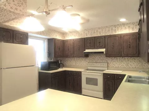 Kitchen - 306 College Blvd, Carmi, IL 62821 photo 3 of 4