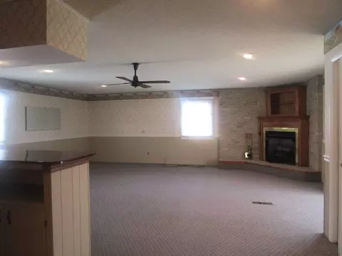 Living - 306 College Blvd, Carmi, IL 62821 photo 3 of 6